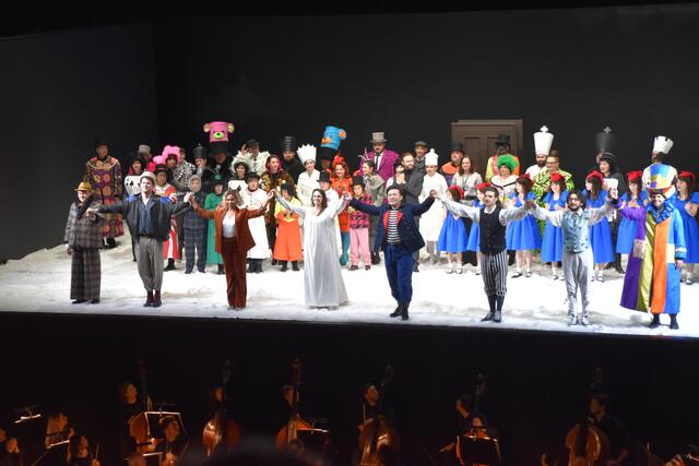Für die Premierenaufführung im Erler Festspielhaus gabs minutenlangen Applaus.  | Foto: Barbara Fluckinger