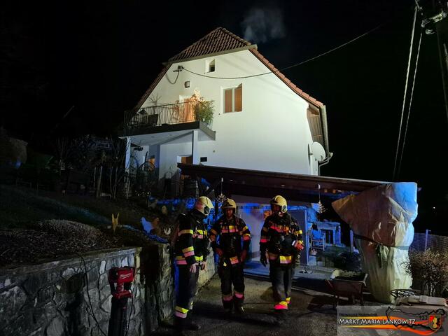 Unter Einsatzleiter HBI Harald Sorger konnte der Brand erfolgreich gelöscht werden. | Foto: FF Maria Lankowitz/Kinzer