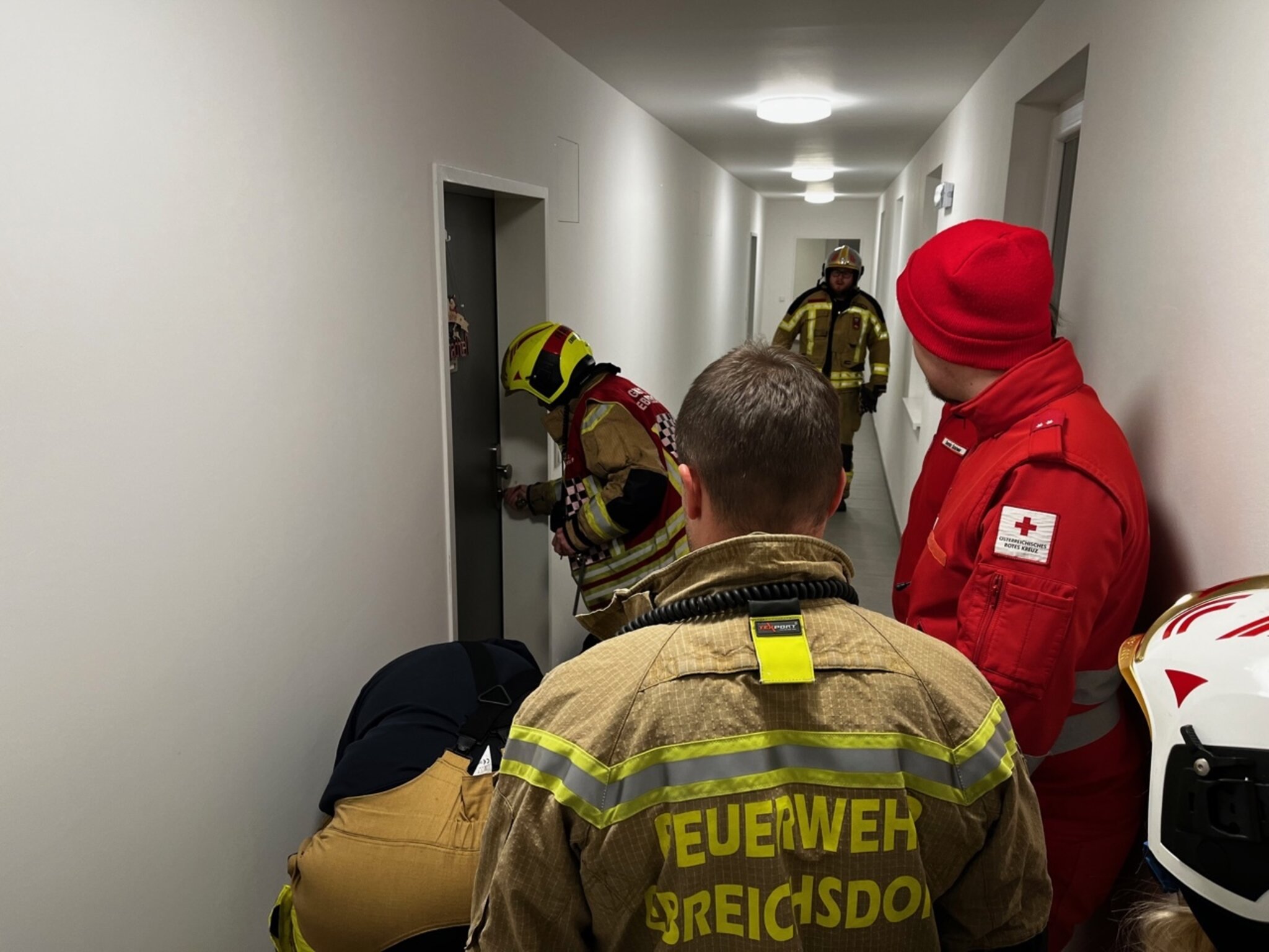 Feuerwehren-retten-Pensionistin-aus-Notlage