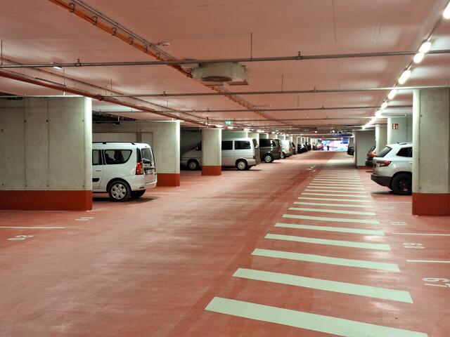 Die neue "Park & Ride" Anlage am Bahnhof Schwaz mit der neuen Tiefgarage mit 130 Parkplätzen geht mit 1.1. in Betrieb. | Foto: ÖBB