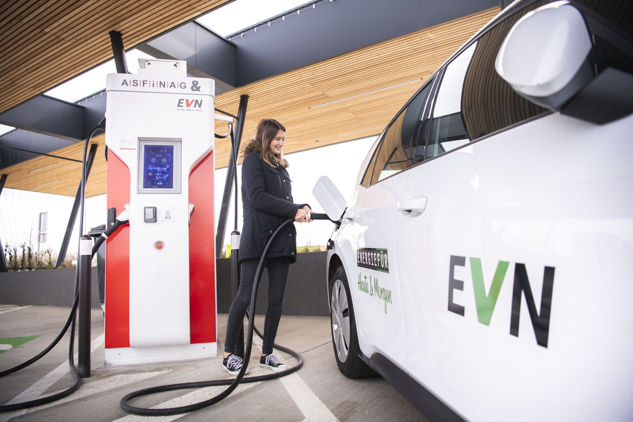 Die-EVN-treibt-E-Mobilit-t-in-N-voran