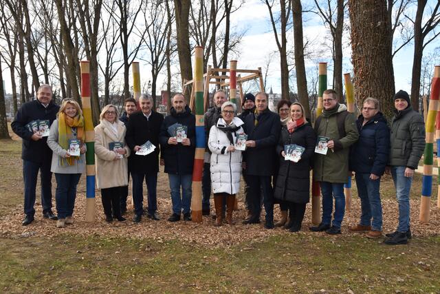 Der Vier-Zonen-Park wurde mit Unterstützung von Europäischer Union als Leader plus-Projekt und Land Burgenland von der Marktgemeinde Großpetersdorf umgesetzt. | Foto: Michael Strini