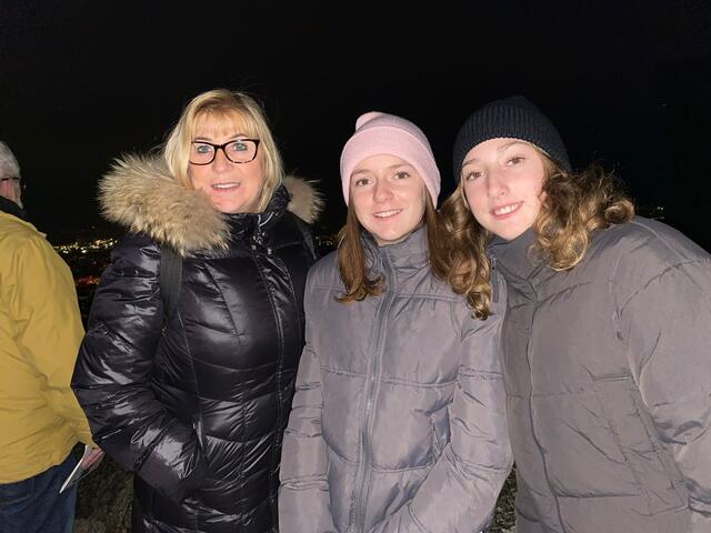 Oma Eva Schaupp mit Ilvy (12) und Emman(14) | Foto: privat