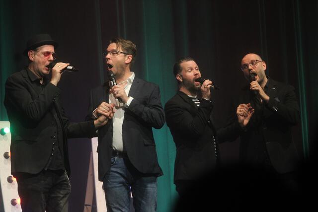 Drei Kärnter und ein Steirer zeigten ihre gesanglichen Qualitäten bei ihrem Konzert im Kunsthaus Weiz. | Foto: MeinBezirk/Hofmüller
