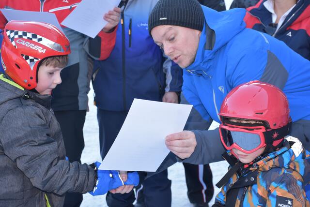 Kinder-Skikurs für Anfänger. Veranstalter Sektion Ski Union Dimbach-Pabneukirchen. Ort: St. Georgen am Walde.  | Foto: Robert Zinterhof