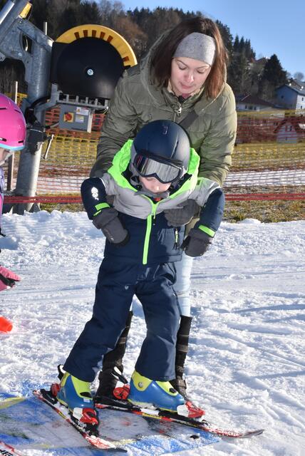 Kinder-Skikurs für Anfänger. Veranstalter Sektion Ski Union Dimbach-Pabneukirchen. Ort: St. Georgen am Walde.  | Foto: Robert Zinterhof