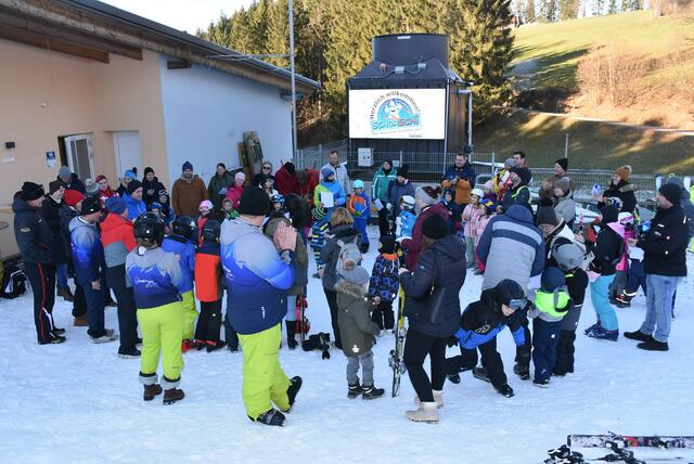 Kinder-Skikurs für Anfänger. Veranstalter Sektion Ski Union Dimbach-Pabneukirchen. Ort: St. Georgen am Walde.  | Foto: Robert Zinterhof