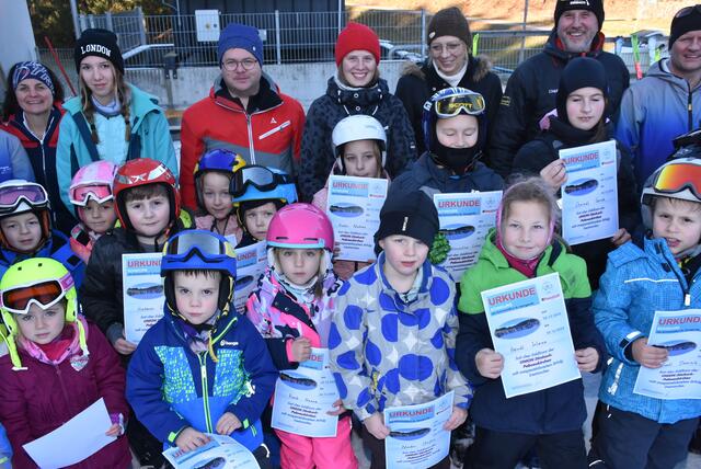 Kinder-Skikurs für Anfänger. Veranstalter Sektion Ski Union Dimbach-Pabneukirchen. Ort: St. Georgen am Walde.  | Foto: Robert Zinterhof