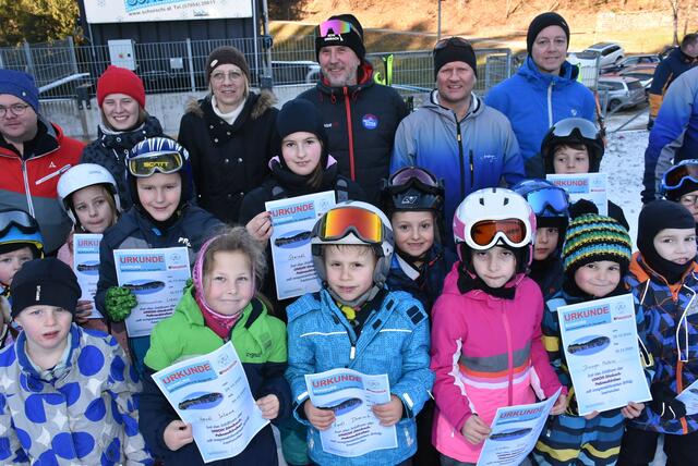Kinder-Skikurs für Anfänger. Veranstalter Sektion Ski Union Dimbach-Pabneukirchen. Ort: St. Georgen am Walde.  | Foto: Robert Zinterhof