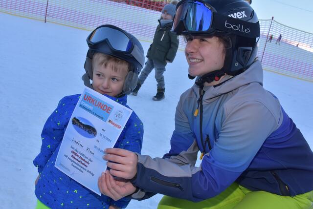 Kinder-Skikurs für Anfänger. Veranstalter Sektion Ski Union Dimbach-Pabneukirchen. Ort: St. Georgen am Walde.  | Foto: Robert Zinterhof