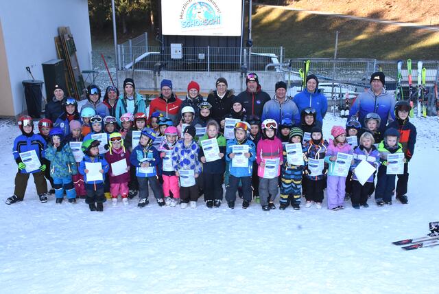 Kinder-Skikurs für Anfänger. Veranstalter Sektion Ski Union Dimbach-Pabneukirchen. Ort: St. Georgen am Walde.  | Foto: Robert Zinterhof