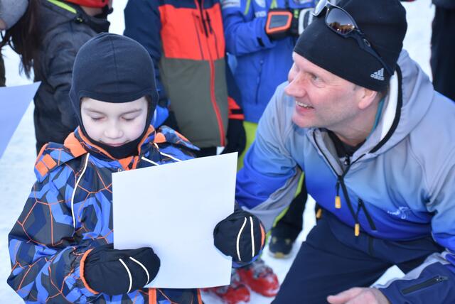 Kinder-Skikurs für Anfänger. Veranstalter Sektion Ski Union Dimbach-Pabneukirchen. Ort: St. Georgen am Walde.  | Foto: Robert Zinterhof