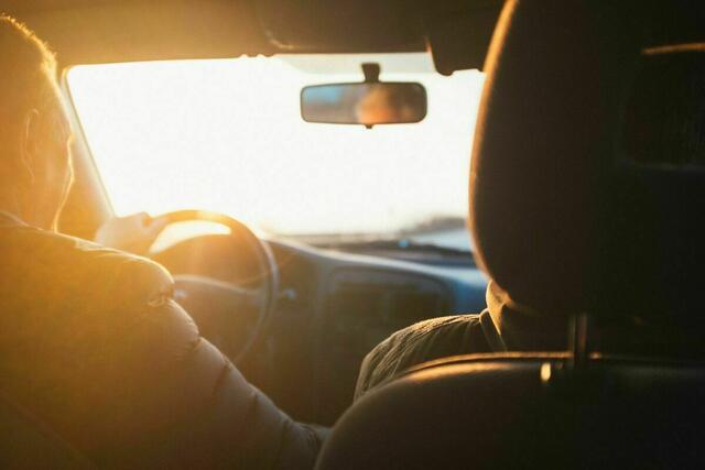 Die tief stehende Sonne dürfte Auslöser für zwei Verkehrsunfälle in Graz gewesen sein. | Foto: Darwin Vegher/Unsplash
