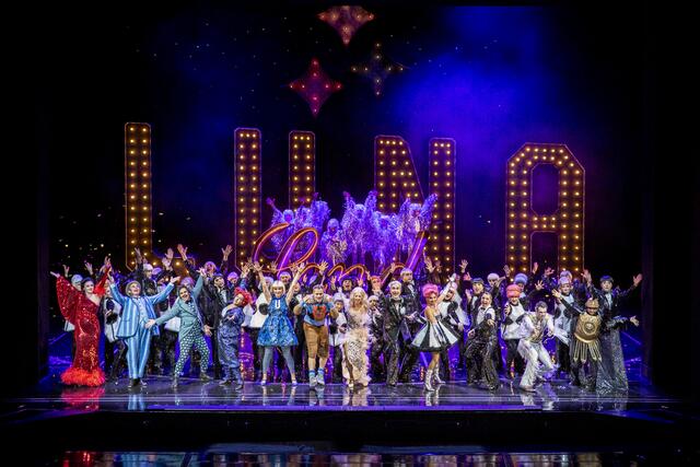 Ein Abend, der einfach nur Spaß macht: "Frau Luna"  vom Urvater der Berliner Operette Paul Lincke versprüht glitzendern Leichtsinn und überschäumende Lebensfreude.  | Foto: Birgit Gufler