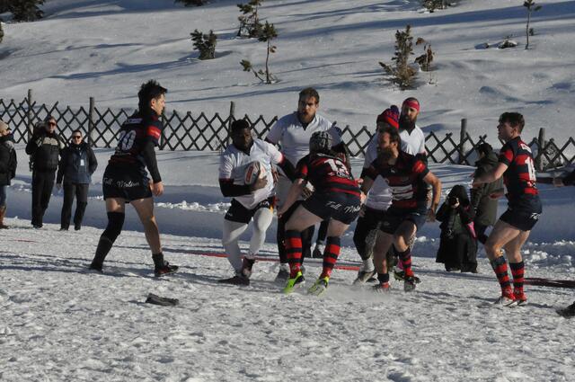 Der Beitrag mit den meisten Fotos im Jahr 2025: Snow-Rugby | Foto: SKN