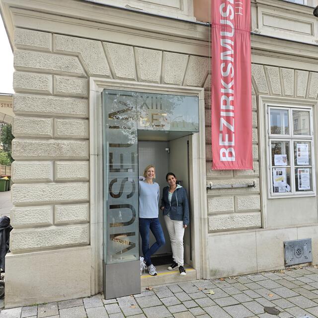Veronika Korbei (l.) und Alexandra Steiner (r.) laden zum großen Ausstellungsprojekt ein. (Archiv) | Foto: Art Club Hietzing