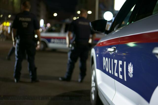 Die Beamten wurden nach Meidlung gerufen, wo ein Mann mehrere Personen mit einem Totschläger verletzt haben soll. | Foto: Max Spitzauer/MeinBezirk