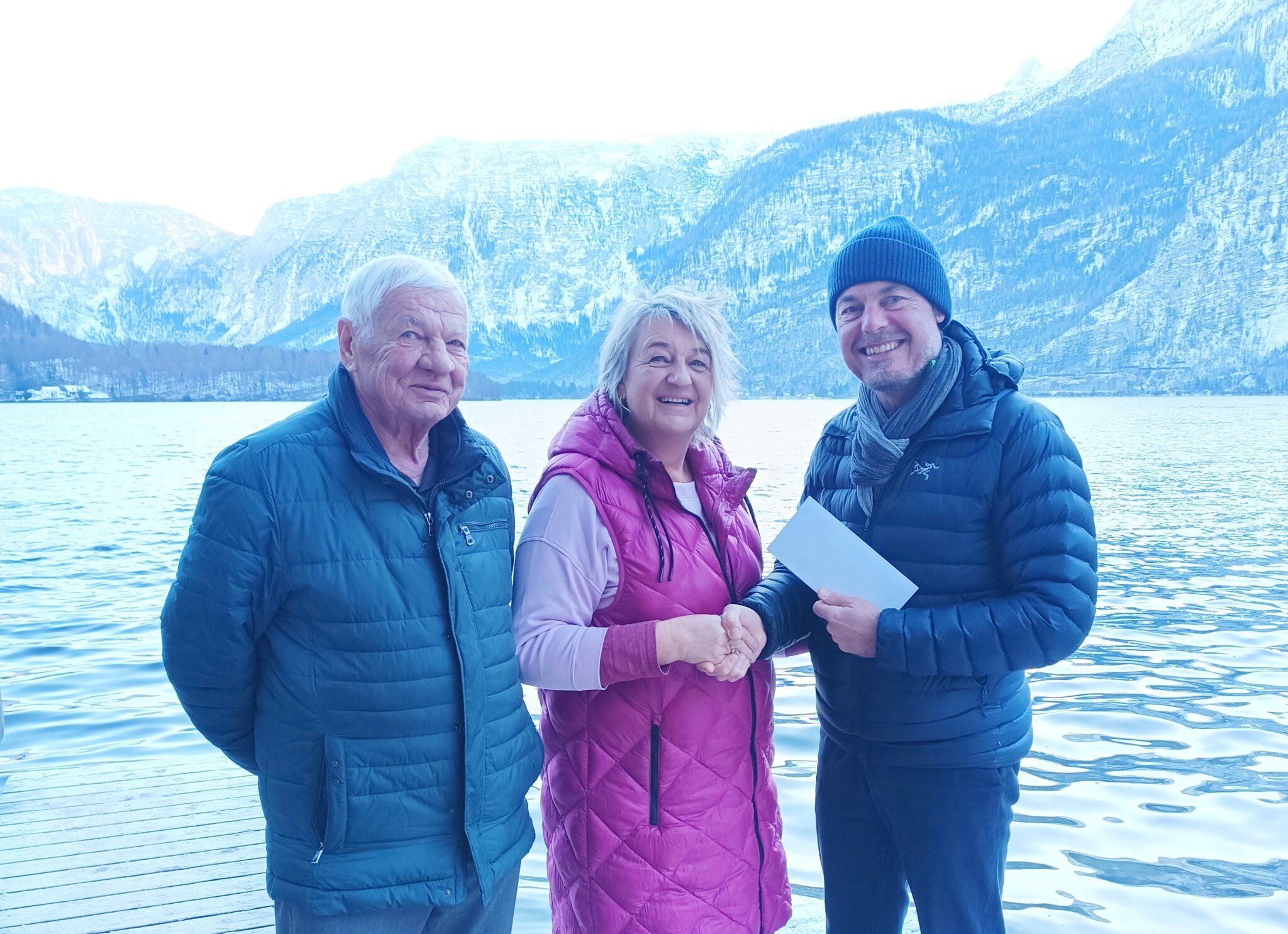 M-nnergesangsverein-Hallstatt-spendet-f-r-das-Frauenhaus-Salzkammergut