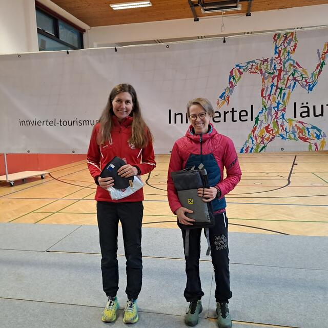 Wie im Vorjahr siegte bei den Damen auch heuer Rafaela Hubauer (links). 2025 möchte die Athletin der LAG Ried ihre Marathon Bestzeit verbessern.  | Foto: Friedl