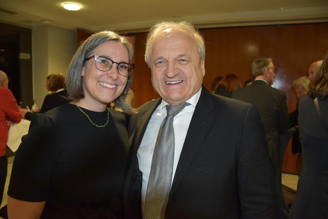 Hans Georg Zach übergab seine Obmannfunktion nach 25 Jahren an Claudia Baumgartner. | Foto: Waltraud Fischer