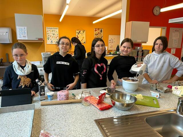 Im Zuge des "FREIday" wurde in der Mittelschule Mooskirchen zuletzt viel gebacken. | Foto: MS Mooskirchen