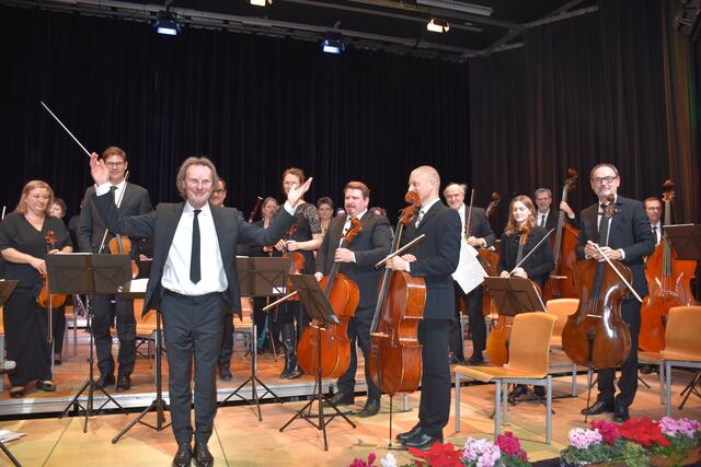 Das neue Jahr wurde in Leibnitz vom Symphonischen Orchester Leibnitz mit Dirigent Johann Assinger sehr schwungvoll begrüßt. | Foto: Waltraud Fischer