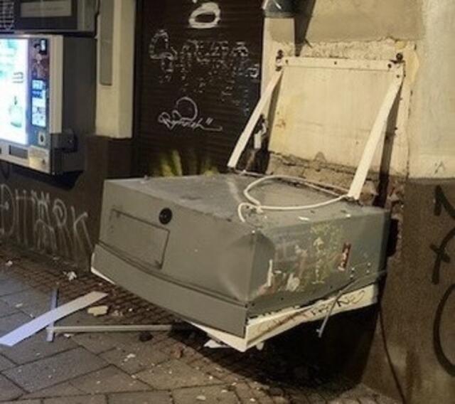 Mittels Pyrotechnik wurde unter anderem in Rudolfsheim-Fünfhaus ein Tabakautomat aufgesprengt.  | Foto: LPD Wien