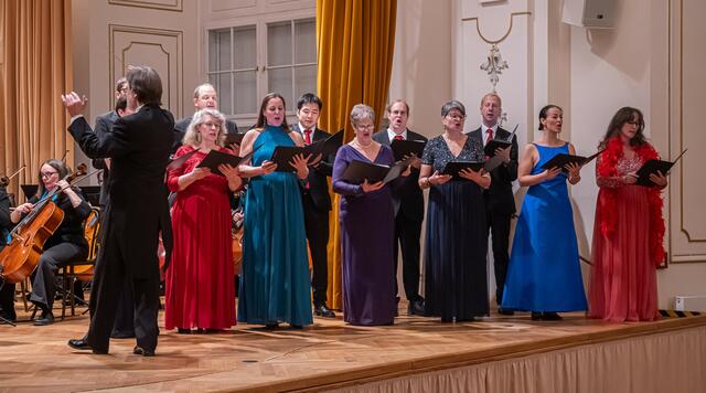 Chor des Damenvokalensembles Indigo &amp; Herrenvokalensembles Cantores unter der Leitung von Christian FRABERGER