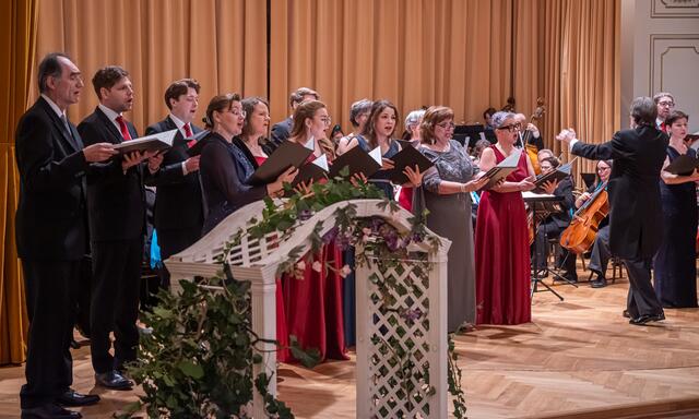 Chor des Damenvokalensembles Indigo &amp; Herrenvokalensembles Cantores unter der Leitung von Christian FRABERGER