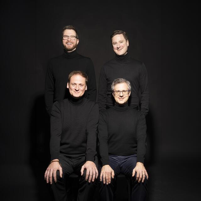 Das "Faltenradio" gastiert im Halleiner Stadttheater.