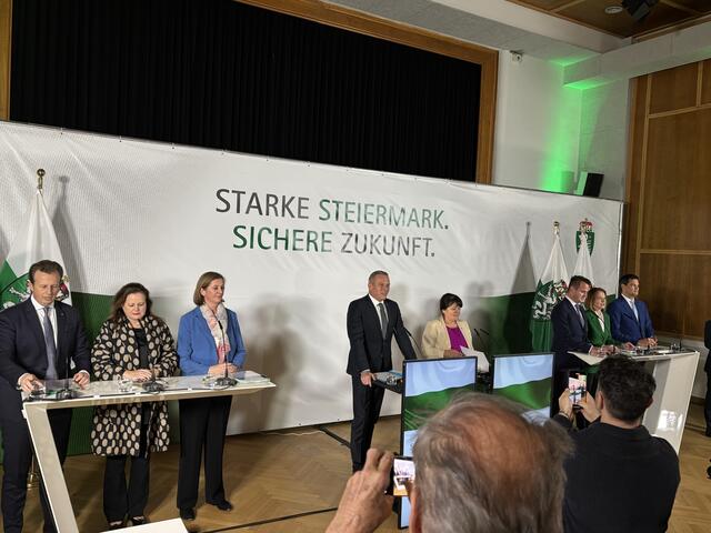 Auf die neue Regierungsmannschaft in der Steiermark warten zahlreiche Aufgaben. | Foto: MeinBezirk