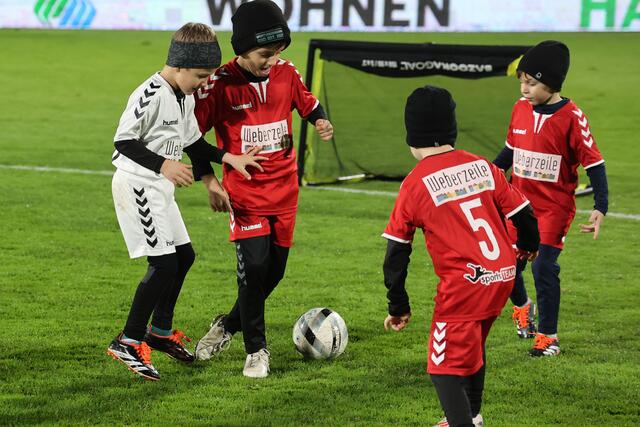 Die jungen Kicker sind motiviert für das erste Turnier des Jahres. | Foto: SVR/Schröckelsberger