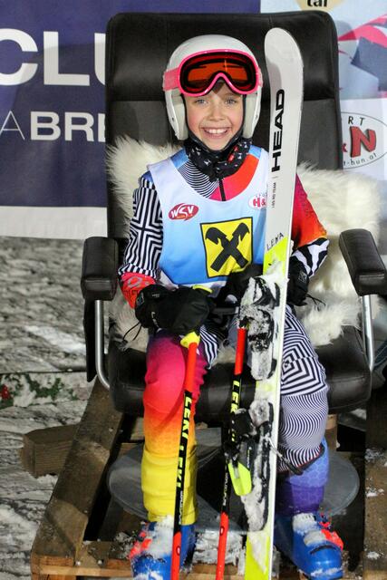 Lange auf dem Siegerstuhl - am Ende 2. - Lena Pumpfer (WSV Reith i.A.). | Foto: Schwaighofer