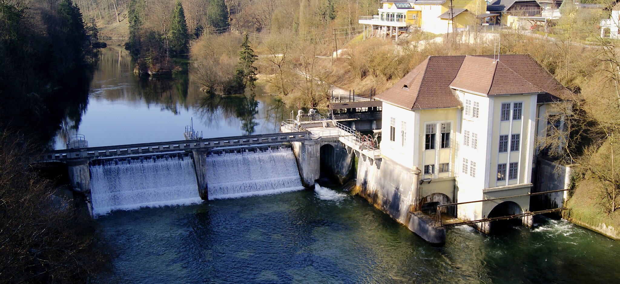 After environmental impact assessment: Traunfall power plant received the ...
