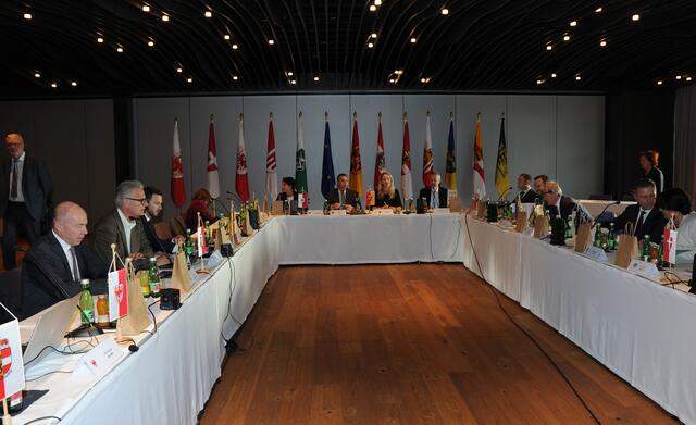 Tagung der Landtagspräsidentinnen und -präsidenten mit Austausch der Landesparlamente in Andau.  | Foto: Gregor Hafner