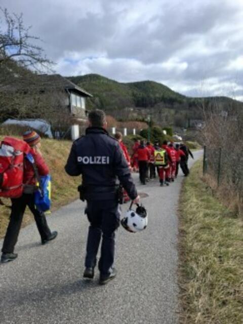 Die Bergrettung Reichenau, Polizei, Rettung, Notarzt und der ÖAMTC-Notarzthubschrauber Christophorus 3 waren im Einsatz. | Foto: Bergrettung Reichenau/Rax