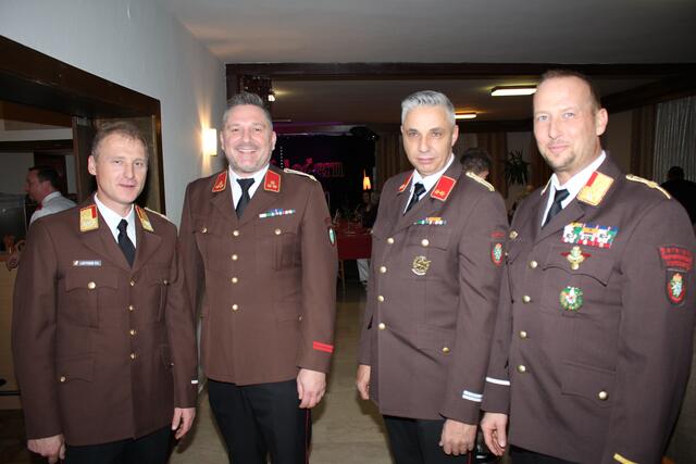 Das Kainacher Kommando mit Landesbranddirektor stv. Christian Leitgeb und Abschnittsbrandinspektor Bernhard Haller | Foto: Patrick Marcher