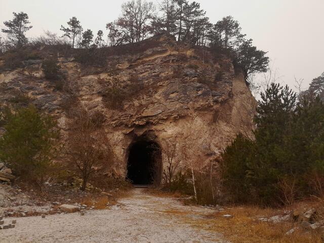 Auch hier wieder eine Höhle
