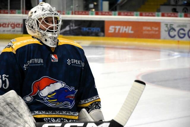 Keine Eishockey Pause über Weihnachten, Neujahr und Drei König. | Foto: Schwaighofer