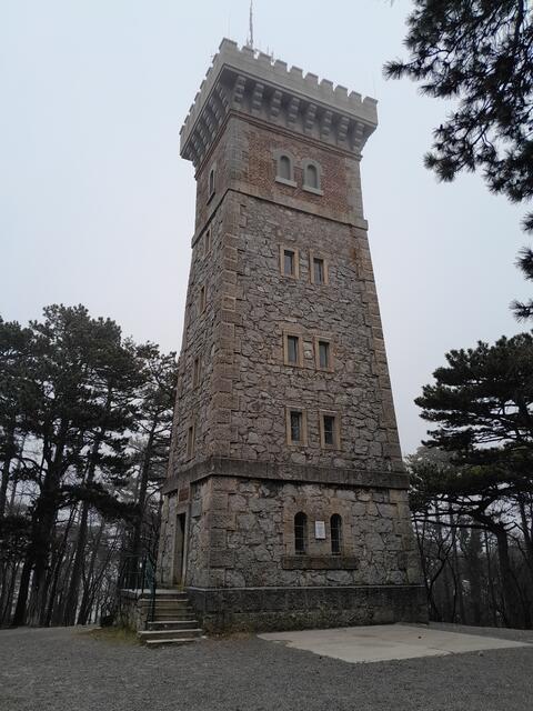 Jubiläumswarte - oben waren wir nicht