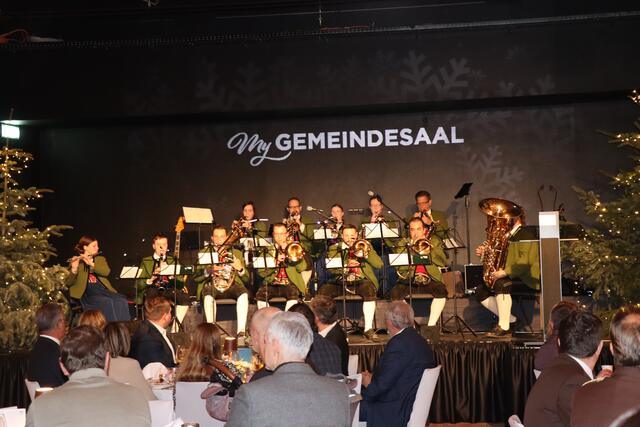 Die BMK Unterlangkampfen sorgte während der Veranstaltung für die musikalische Umrahmung.  | Foto: Nimpf