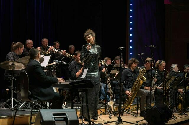 Anna Buchegger ist in zwei Kategorien für den Amadeus Austrian Music Award nominiert.  | Foto: Christoph Plamberger