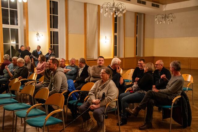 Infos über den Fahrtendienst "emilia" gab's in Steinakirchen am Forst. | Foto: Florian Auer/fotoschnappschuss.com