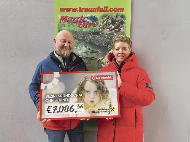 Dank Harald und Birgit Buchner von der Flusstauchbasis von der Flusstauchbasis „Magic-Dive“ in Roitham am Traunfall darf sich der kleine Matheo über diese großzügige Spende freuen. | Foto: MeinBezirk