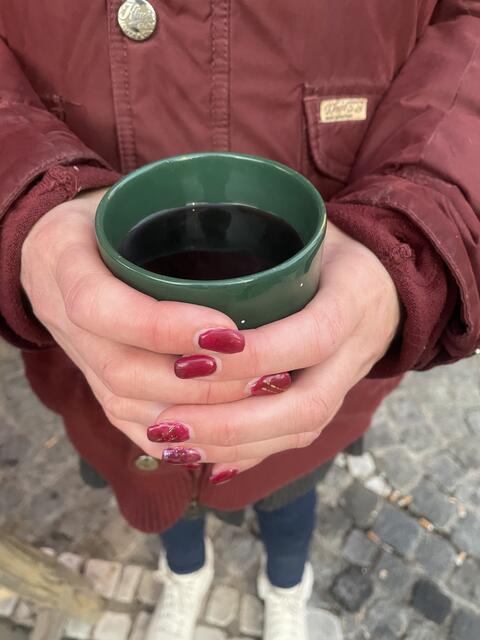 Glühweinstand für einen guten Zweck. | Foto: Alexandra Goll