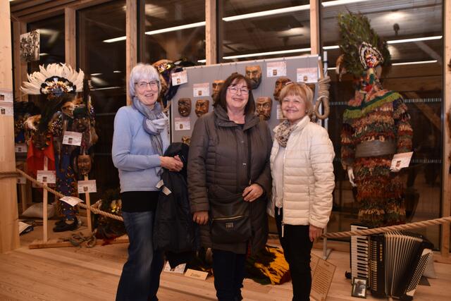 Begeistert von der Ausstellung: Maria, Angela und Christine | Foto: Kendlbacher