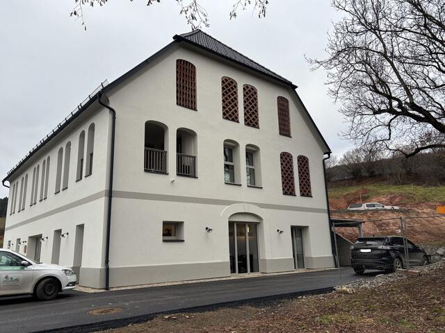 Dem Pfarrstadl in Guttaring blieb der typische Charakter erhalten. Zwei Wohnungen und eine Arztordination befinden sich in dem Gebäude. | Foto: MeinBezirk