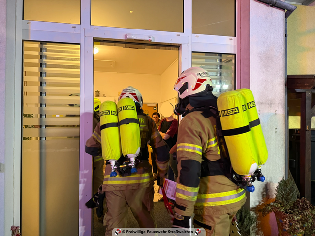 Am Abend des 6. Jänners wurde die Hauptwache Straßwalchen zu einem Gasgebrechen in den Eichenweg alarmiert.  | Foto: Freiwillige Feuerwehr Straßwalchen