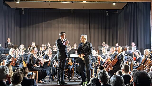 Bürgermeister Peter Stradner begrüßte alle Besucherinnen und Besucher mit den Worten - Musik verbindet, lassen sie uns dieses Konzert gemeinsam genießen. | Foto: Brigitte Gady