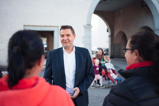Bei Hausbesuchen hätten zahlreiche Linzerinnen und Linzer ihre Sorgen an den FPÖ-Bürgermeisterkandidaten Michael Raml herangetragen. | Foto: FOÖ Linz